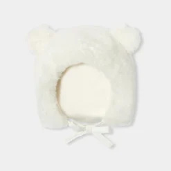Baby bonnet in faux fur