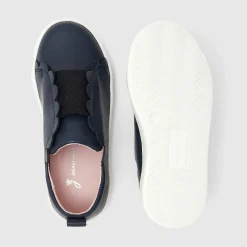 Girl comfort sneakers