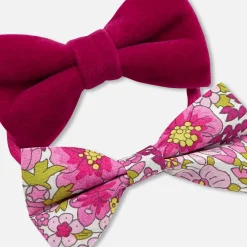 Girl pair of elastic bands