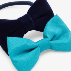 Girl pair of elastic bands